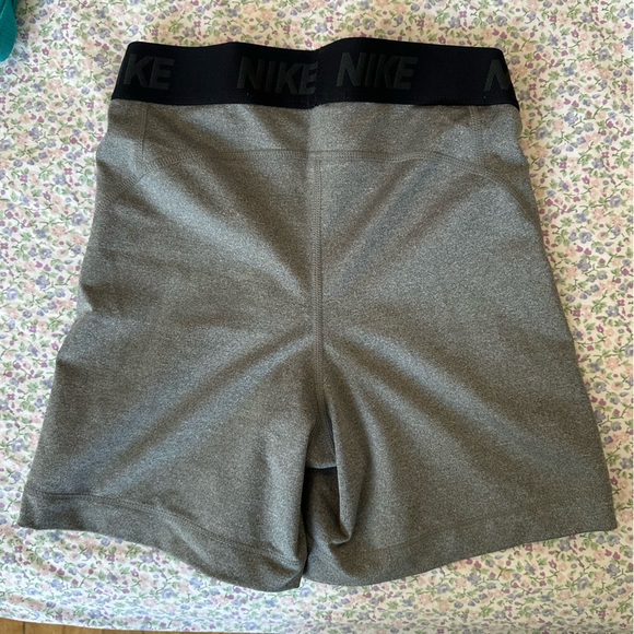 EUC - Nike Grey Spandex - Picture 4 of 4